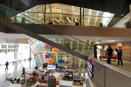 France, Ille-et-Vilaine (35), Rennes, Les Champs Libres de l'architecte Christian de Portzamparc, installation culturelle regroupant une bibliothèque, le musée de Bretagne et un espace des sciences