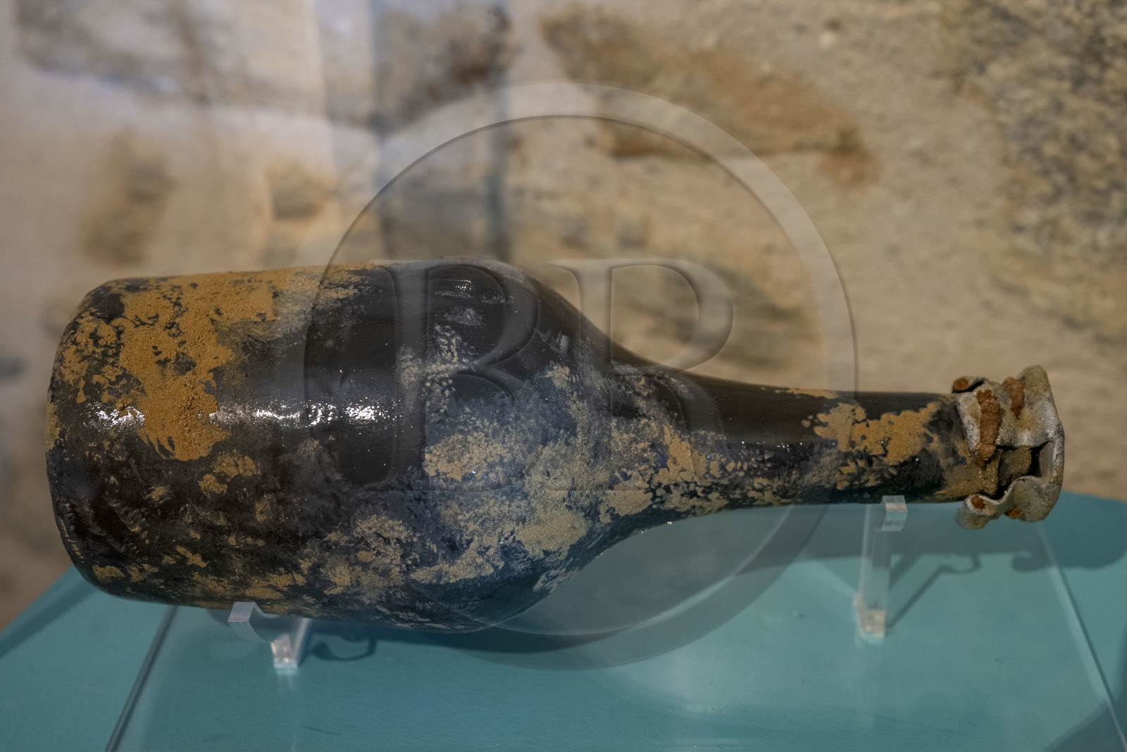France, Finistère, Brest, the National Maritime Museum in the castle, bottle from the French takeover of Australia (reconstruction) 1772, discovered by archaeologists in 1998