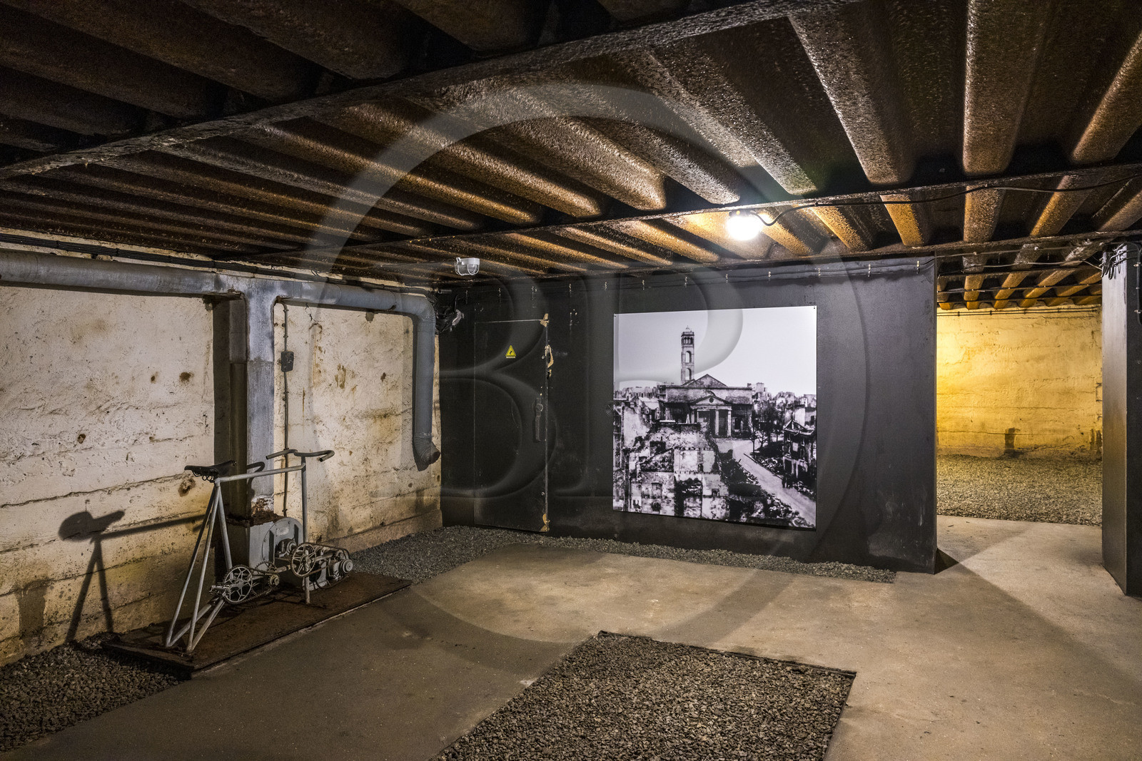 France, Morbihan (56), Lorient, l'abri de défense passive situé sous la place Alsace-Lorraine créé par l'occupant allemand en 1941