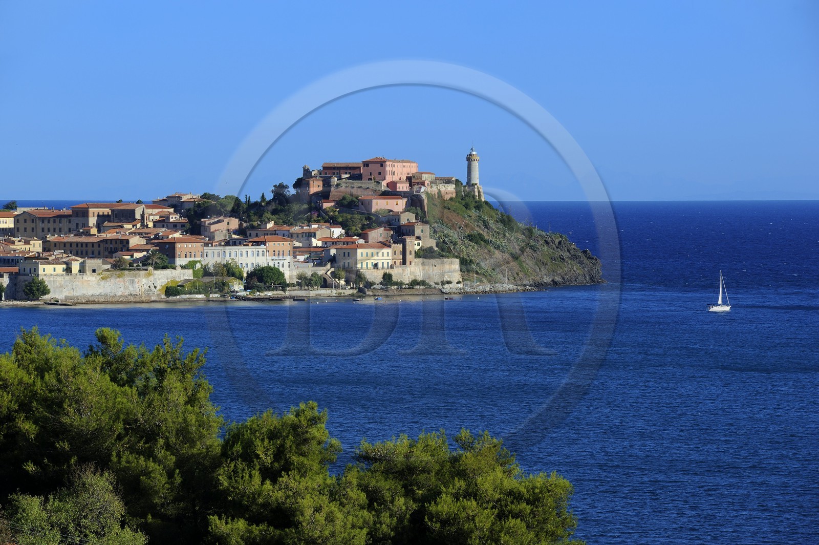 Italie, Toscane, Ile d’Elbe, le Fort Stella et le phare de Portoferraio