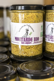 France, Charente Maritime, Port des Barques, Ile Madame, the Ile Madame Aquaculture Farm, organic mustard made on site