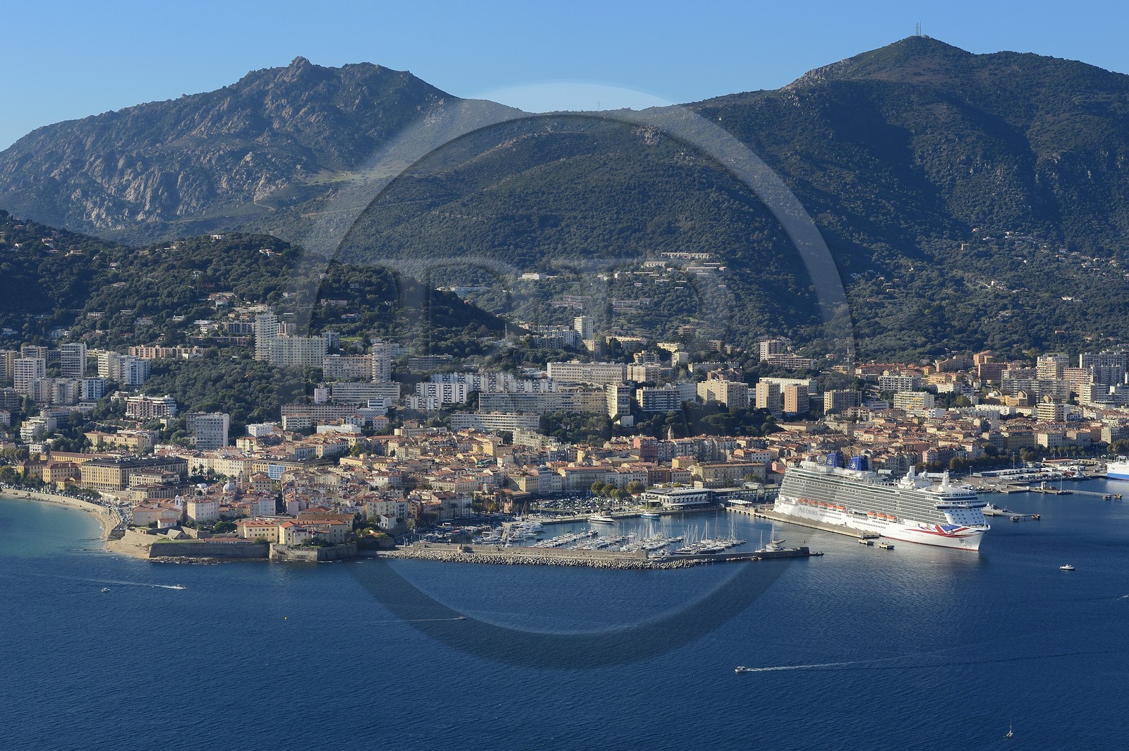 France, Corse-du-Sud (2A), Ajaccio, la citadelle dans la vieille ville et le port (vue aérienne)