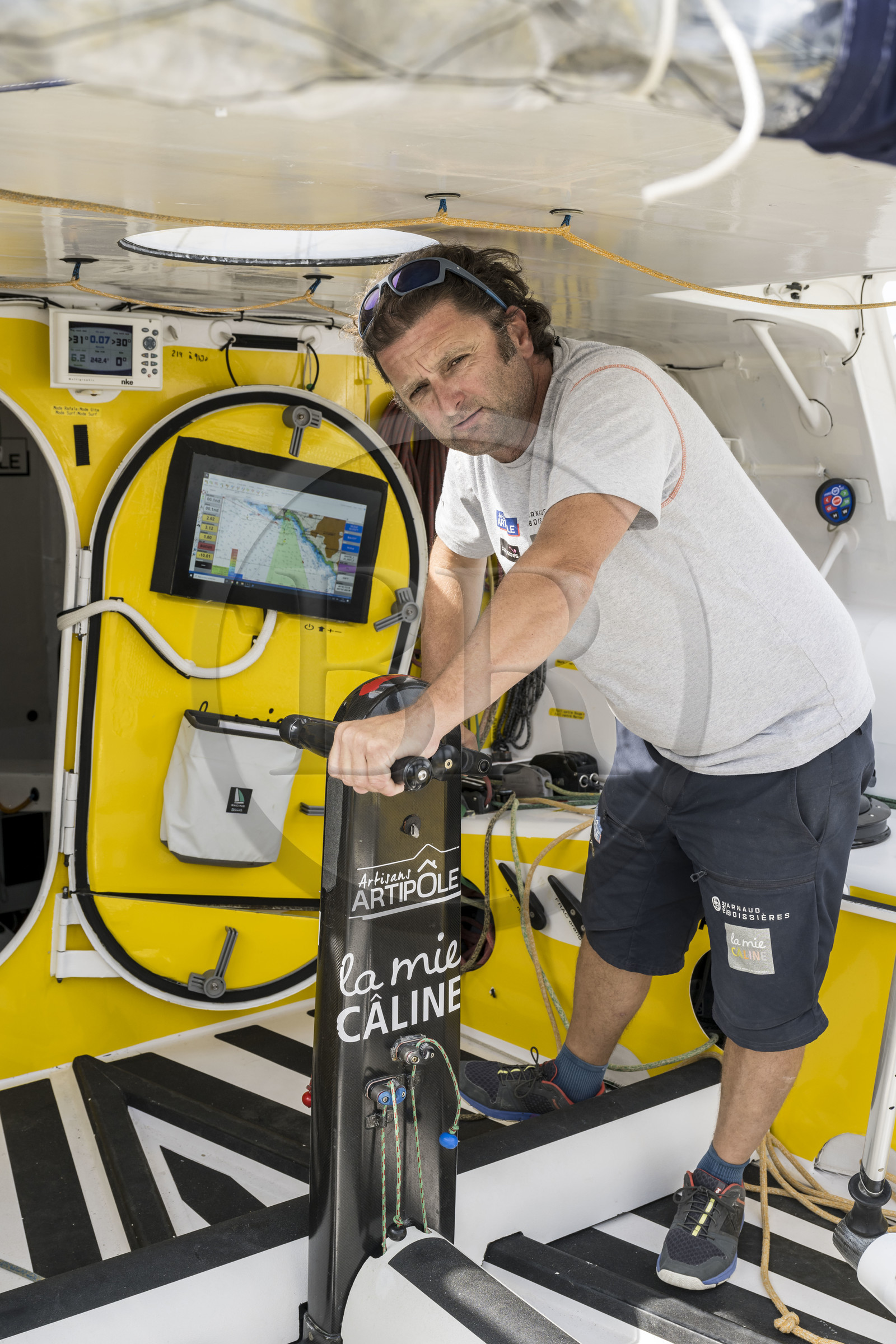 France, Vendée (85), Les-Sables-d'Olonne, Port Olona, ponton des voiliers du Vendée Globe, le skipper Arnaud Boissière du voilier monocoque de 60 pieds IMOCA La Mie Caline