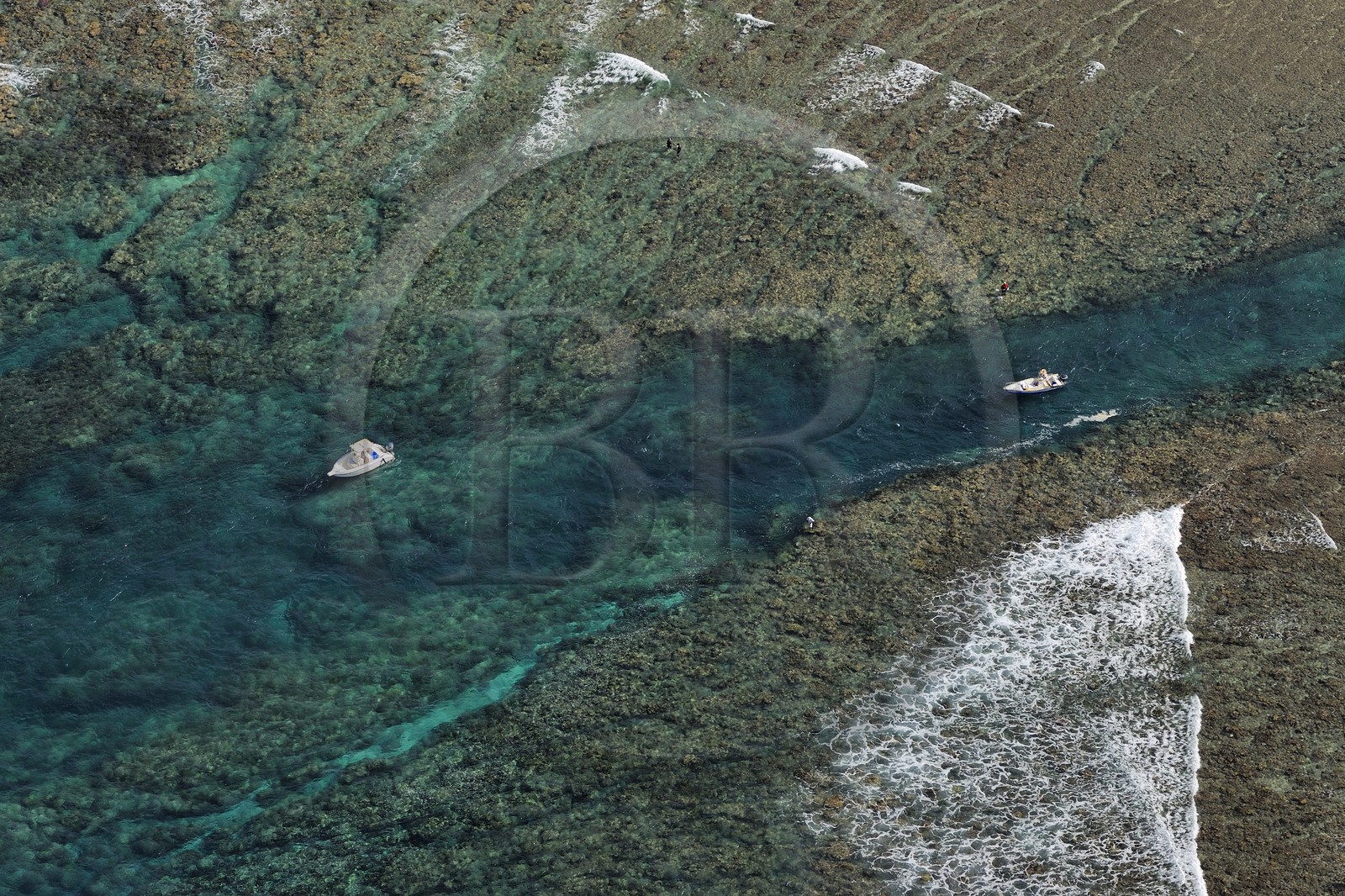 France, île de la Réunion, la Cote Ouest, le lagon de Saint-Gilles-Les-Bains, la Passe de l'Hermitage à l'Ermitage-les-Bains (vue aérienne)