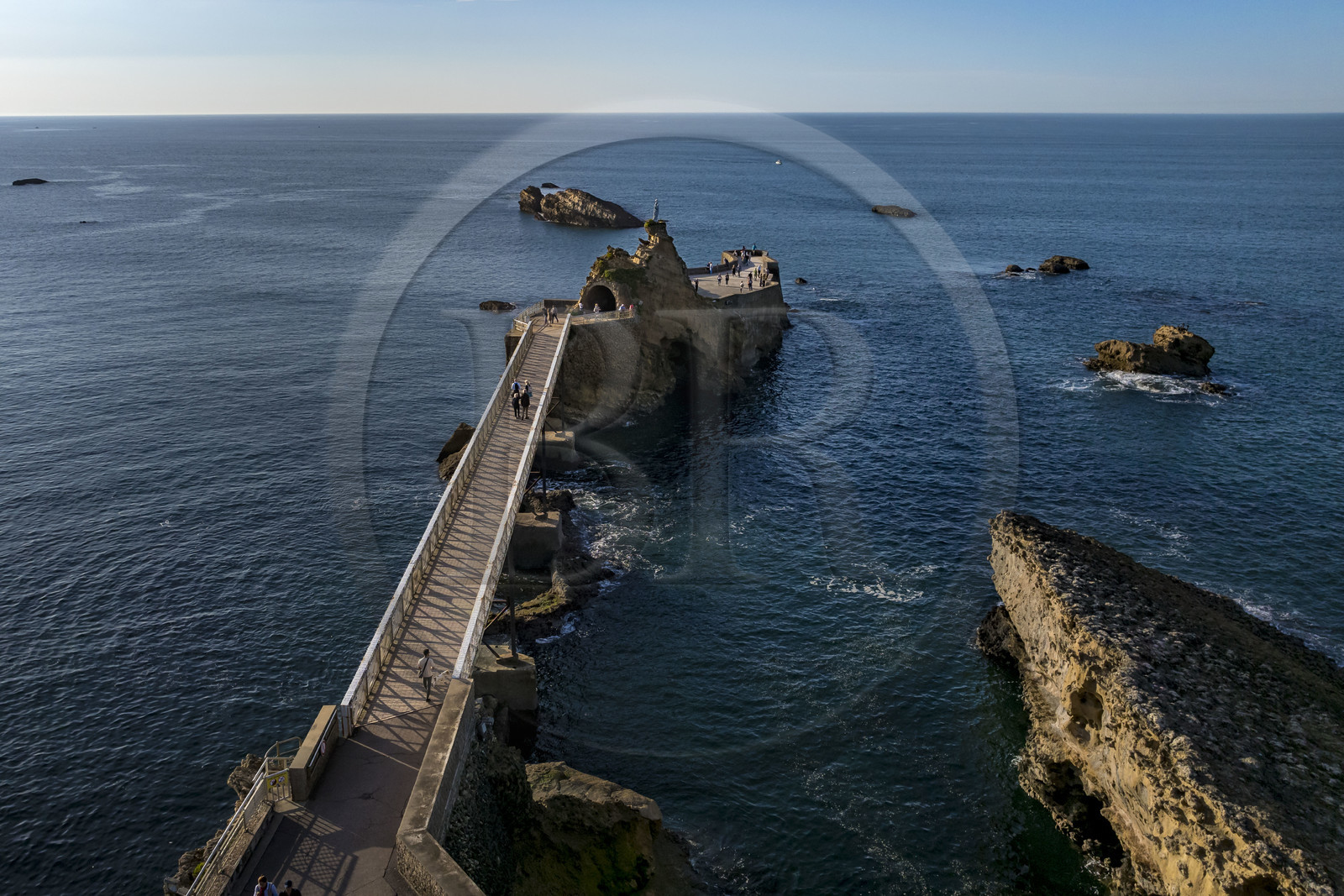 France, Pyrénées-Atlantiques (64), Pays-Basque, Biarritz, le Rocher de la Vierge (vue aérienne)