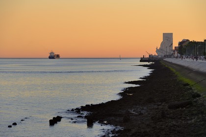 Portugal, Lisbonne, quartier de Belém, Padrao dos Descobrimentos (Monument des Découvertes) datant de 1960 à l'embouchure du Tage