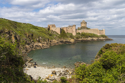 France, Ille et Vilaine, Cote d'Emeraude (Emerald Coast), Saint Malo, Plevenon, small cove below Fort la Latte at the Pointe de La Latte