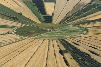 France, Hérault (34), l'ancien étang de Montady asséché depuis 1247 (vue aérienne)