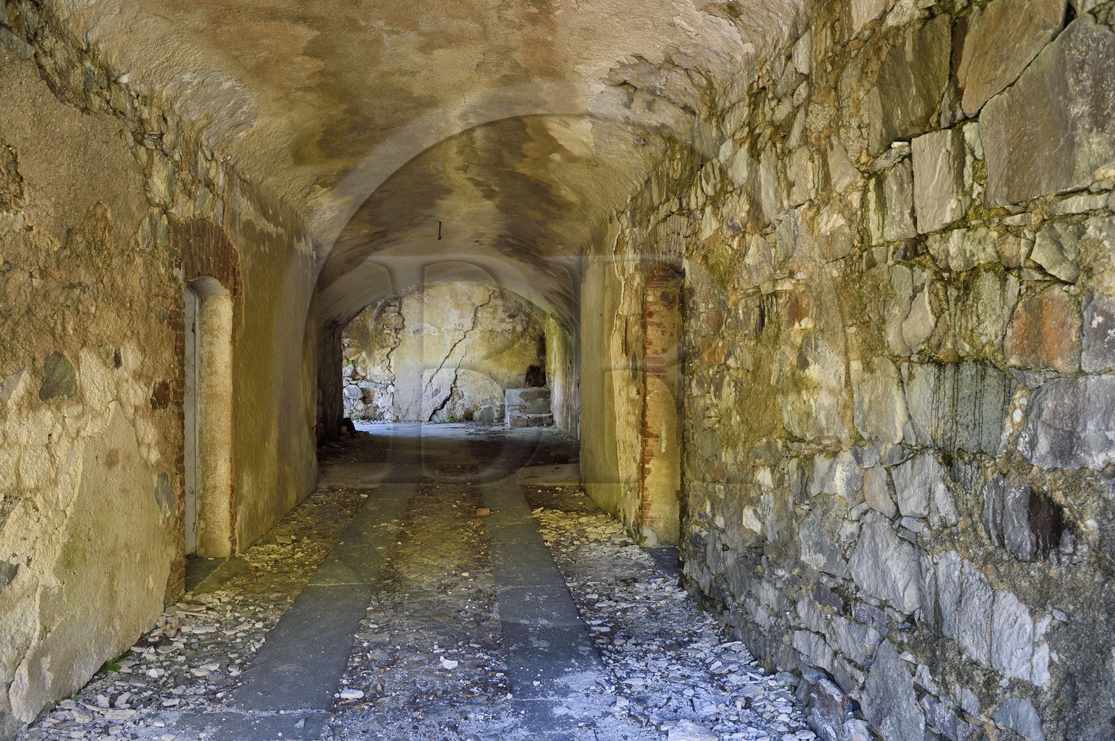 France, Alpes-Maritimes (06), le Fort de la Marguerie ou Fort Margheria (1842m) à l'ouest du Col de Tende, batterie construite par les Italiens en 1883, l'entrée principale de la casemate