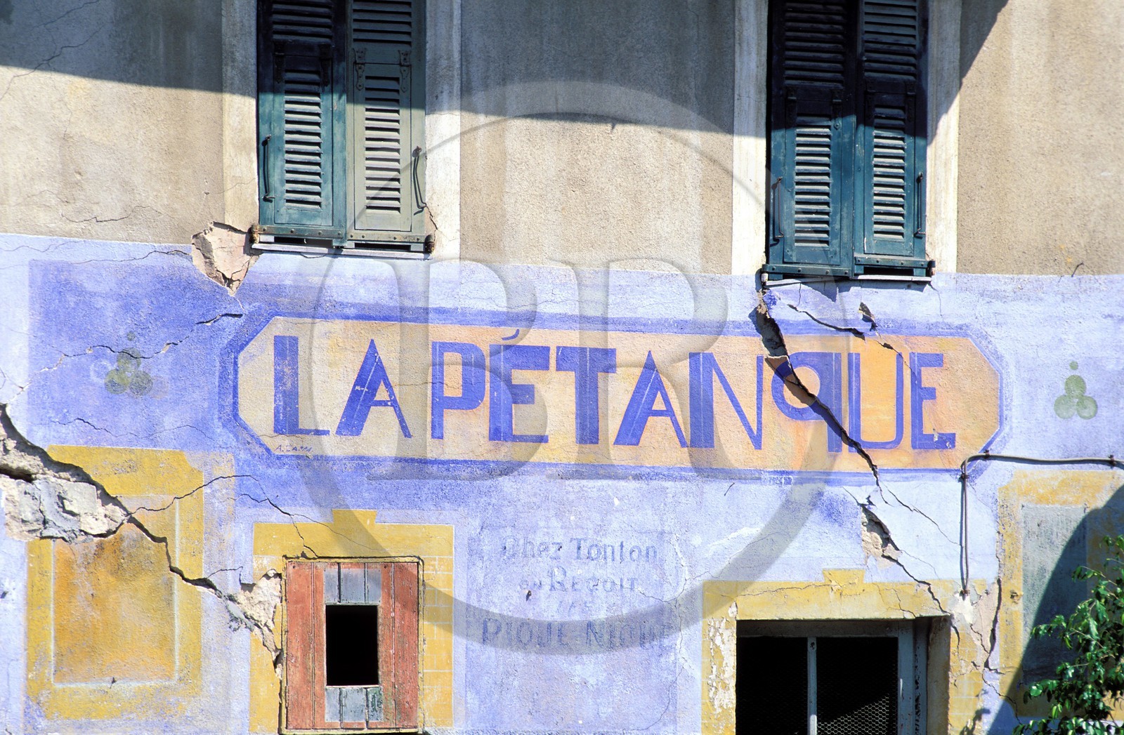 France, Alpes-Maritimes (06), vallée de la Roya, ancien café de village à la Bollène-Vésubie