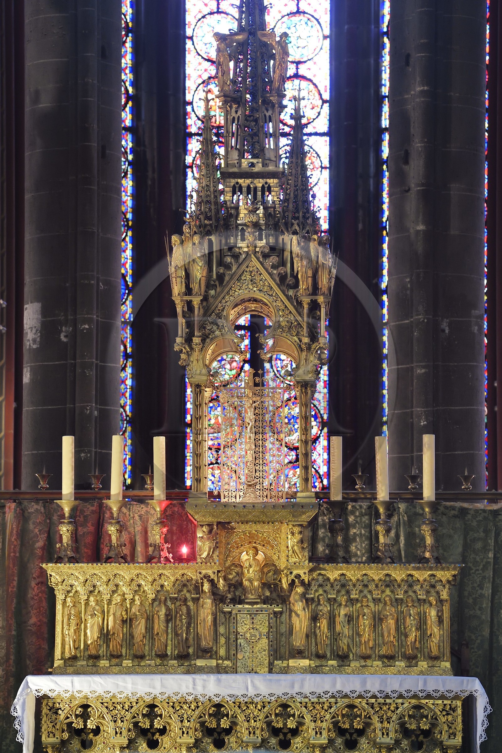 France, Puy-de-Dôme (63), Clermont-Ferrand, cathédrale Notre-Dame de l'Assomption du XIIIe siècle, maître-autel dessiné par Viollet-le-Duc