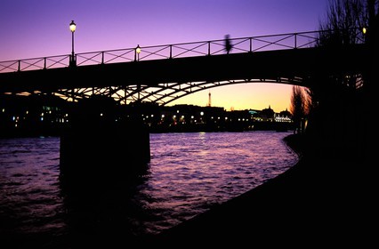 France, Paris (75), les rives de la Seine, classées Patrimoine Mondial de l'UNESCO, au niveau du pont des Arts