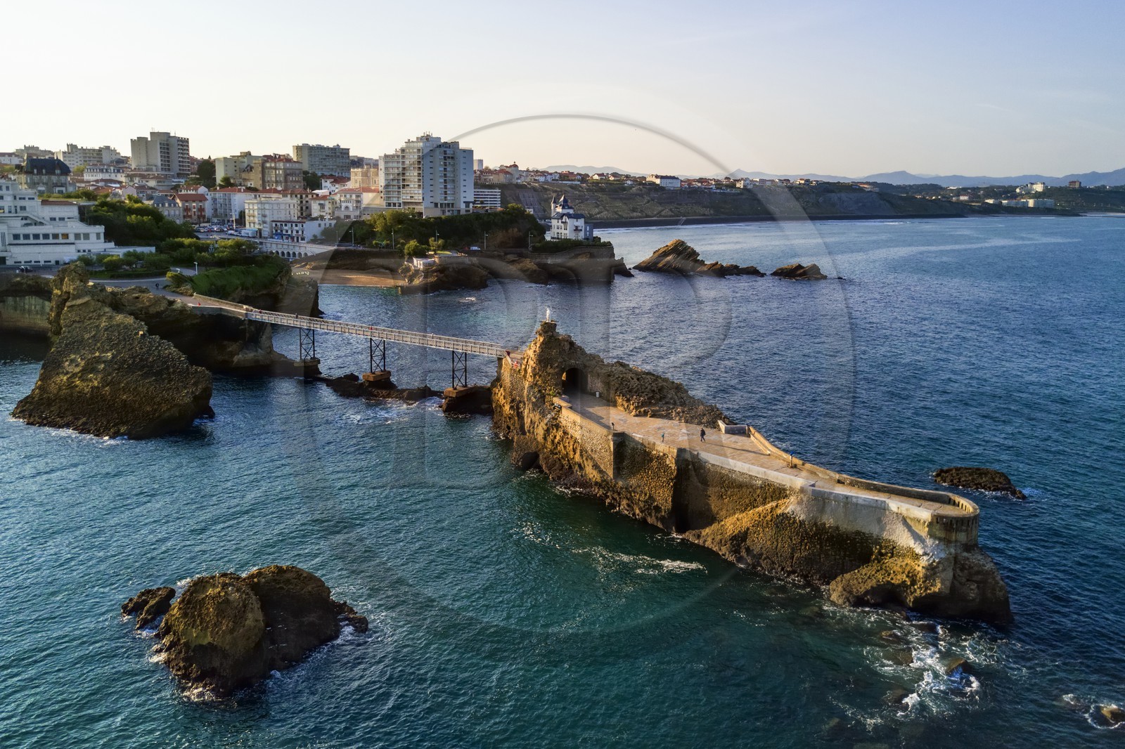 France, Pyrénées-Atlantiques (64), Pays-Basque, Biarritz, le Rocher de la Vierge (vue aérienne)