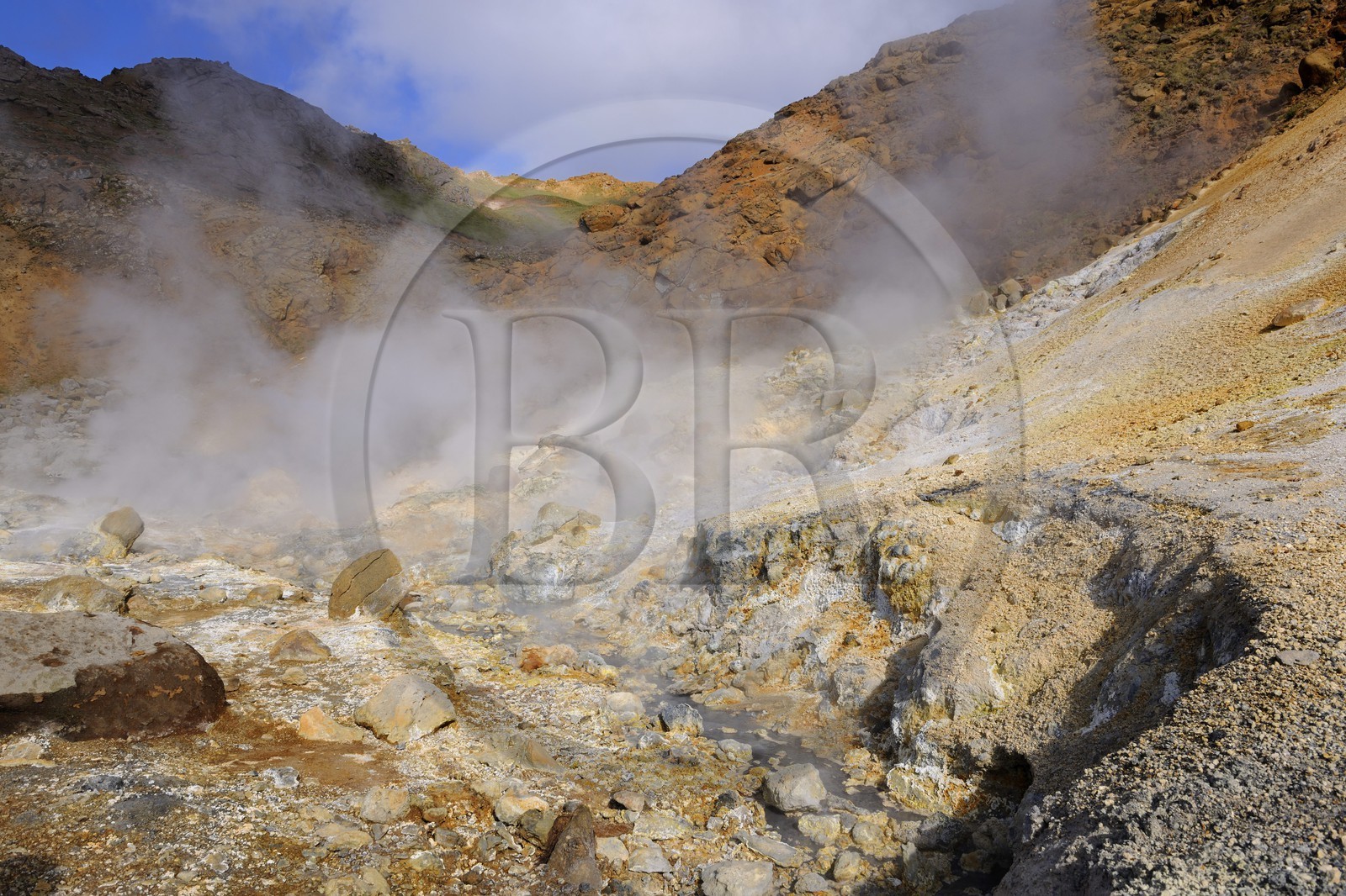 Islande, Région de Reykjavik, vallée de Krisuvik, solfatares et fumerolles de la zone géothermique de Seltun