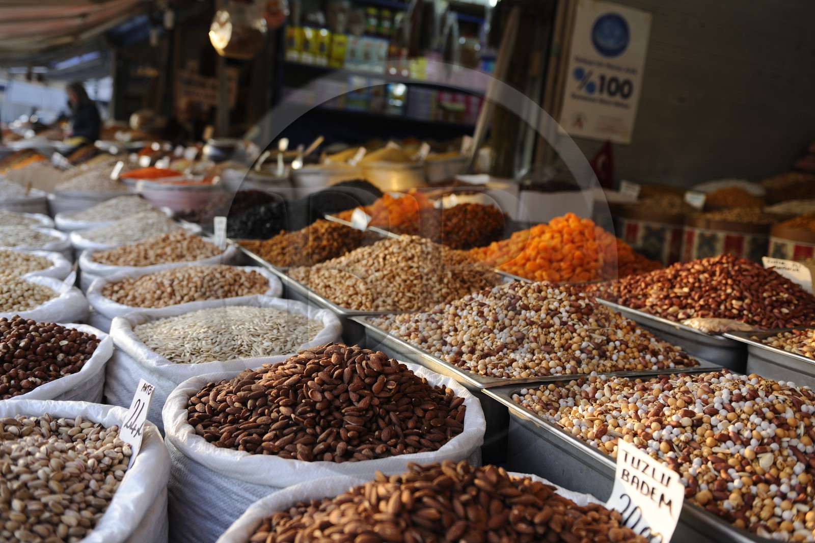 Turquie, Anatolie centrale, Ankara, fruits et légumes secs du marché au pied de la citadelle dans la vieille ville