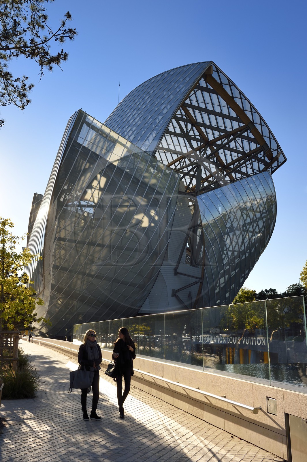 France, Paris (75), la Fondation Louis Vuitton de l'architecte Frank Gehry (Demande d'autorisation nécessaire avant publication)