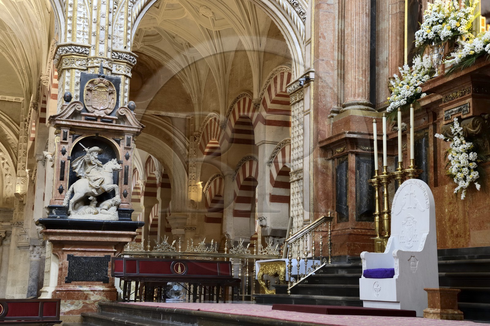 Spain, Andalusia, Cordoba, historical center listed as World Heritage by UNESCO, Mezquita, the Mosque cathedral, integration of the cathedral in the Mezquita