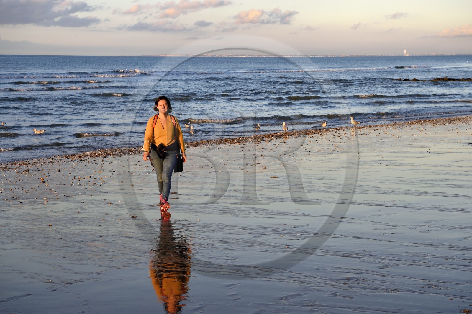 France, Calvados (14), Pays d'Auge, la côte Fleurie, Cabourg, promenade sur la plage de la station balnéaire