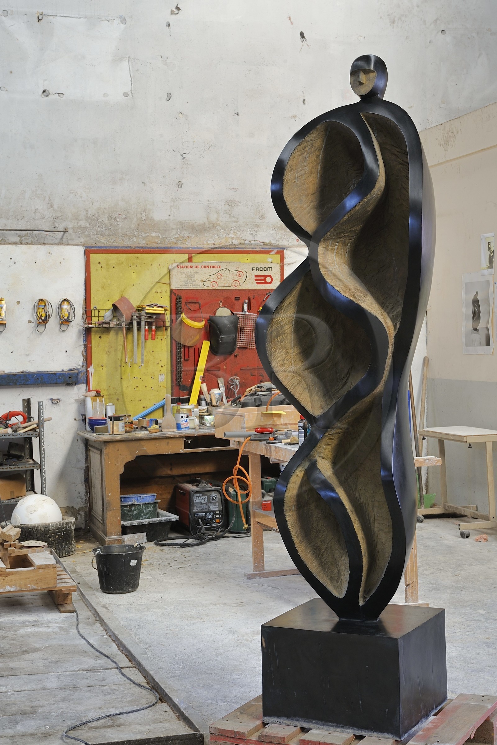 France, Calvados (14), Orbec, sculptures d'Axel Cassel