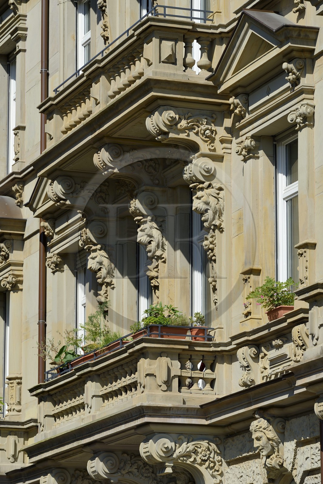 France, Bas Rhin, Strasbourg, Neustadt district dating from the german period, building at the corner of the rue Auguste Lamey and place de la République