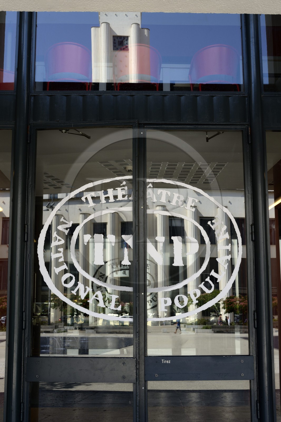 France, Rhône (69), Villeurbanne, ensemble architectural des gratte-ciel construit de 1927 à 1934, l’ancien Palais du Travail aujourd’hui occupé par le TNP sur la place Lazare Goujon