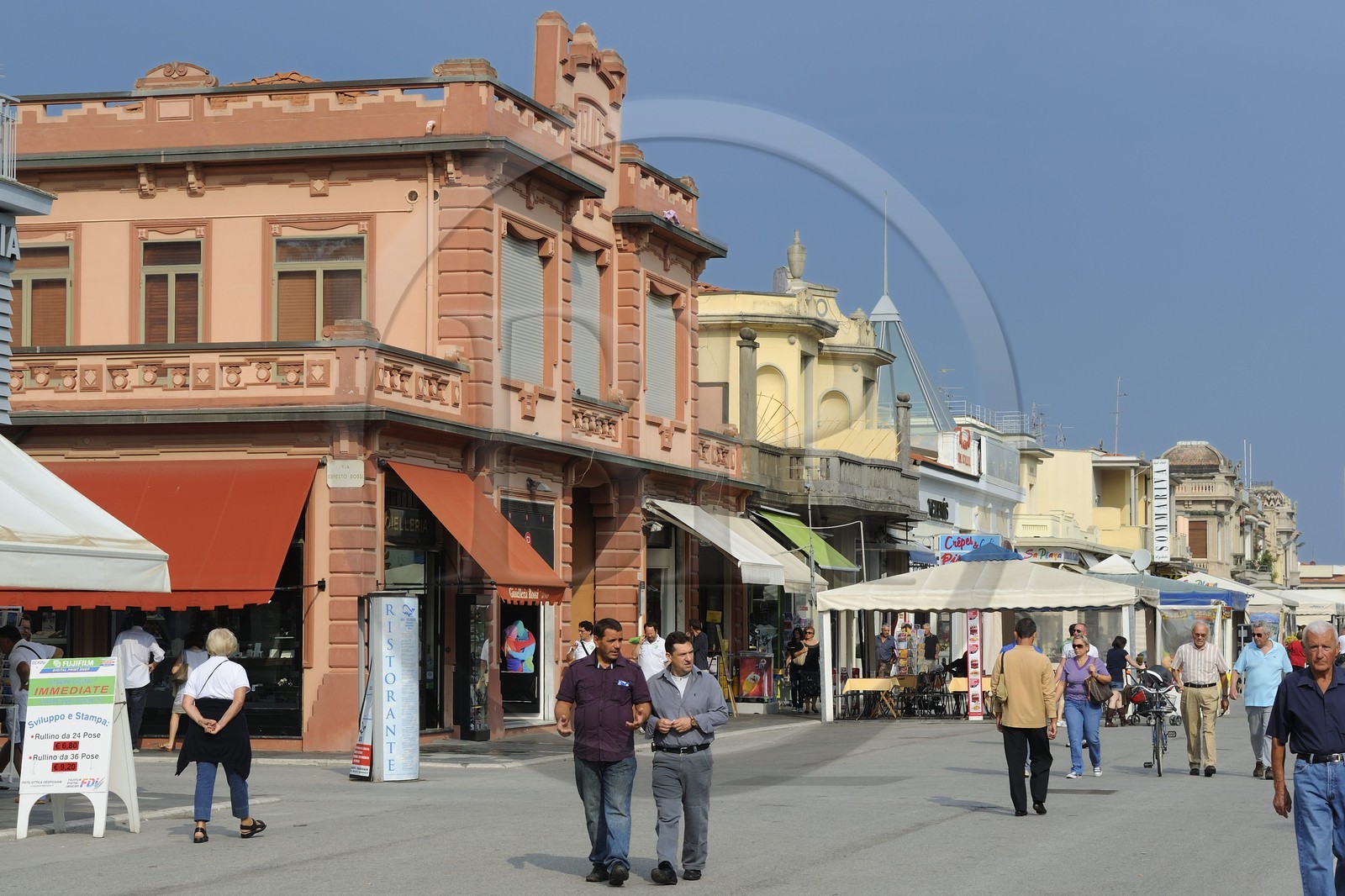 Italy, Tuscany, province of Lucca, seaside resort of Viareggio, the Passeggiata or promenade with its cafés and shops