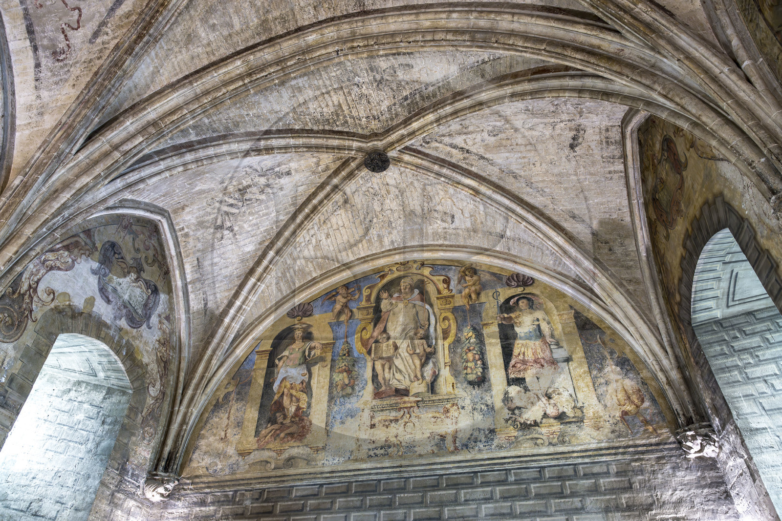 France, Vaucluse, Avignon, Palais des Papes (Palace of the Popes) listed as World heritage by UNESCO, guard room of the New Palace, Gothic structures cul-de-lamp of the 14th century and 17th century murals created for the Papal legates