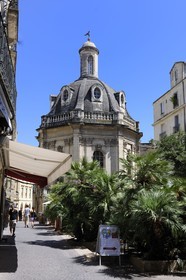 France, Hérault (34), Montpellier, centre historique, l'Ecusson, l'ancien amphitéâtre d'anatomie aujourd'hui la Chambre de Commerce et d'Industrie domine la place Saint-Côme