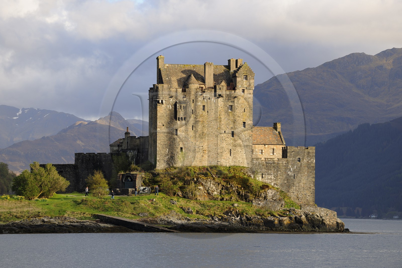 United Kingdom, Scotland, Highlands, Ross and Cromarty County, Eilean Donan Castle, castle at the start of Loch Duich