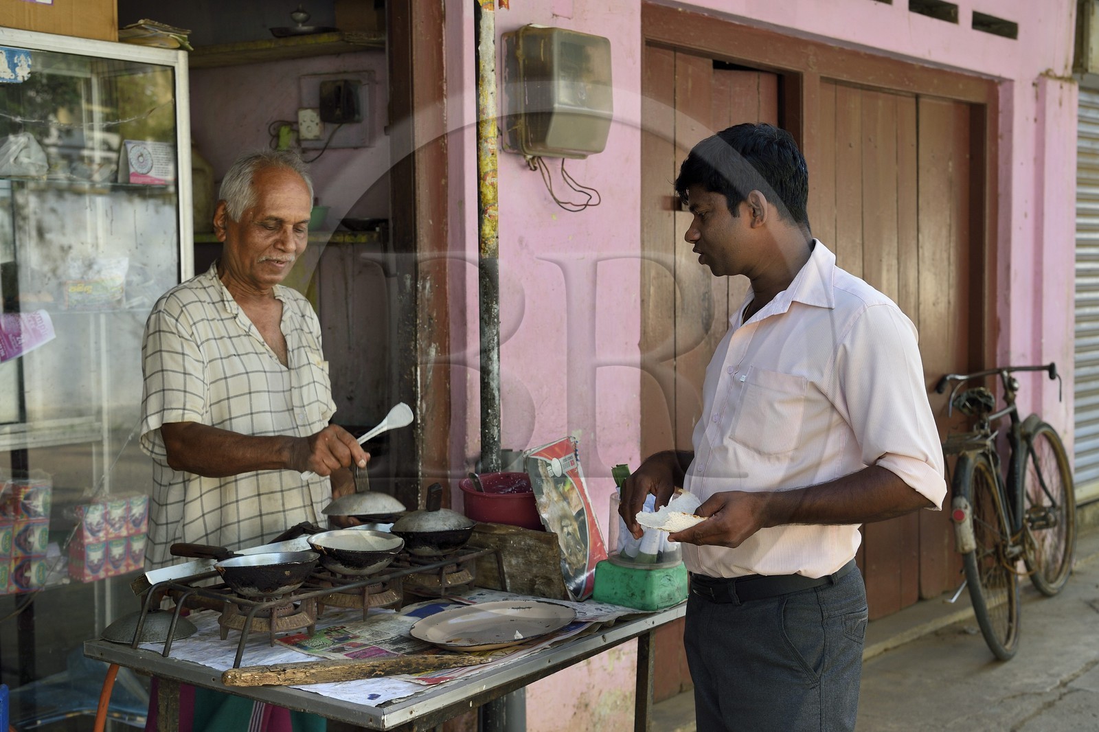Sri Lanka, Province du Sud, Dikwella, Aappa (crêpe)
