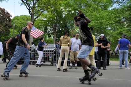 Etats-Unis, New York, Manhattan, Central Park, danse en rollers