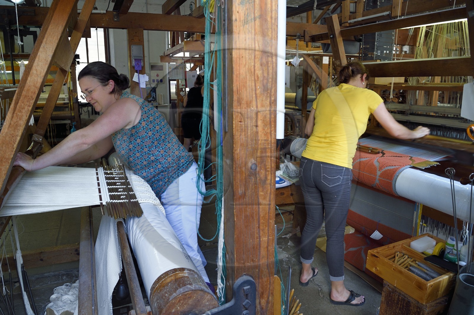 France, Var (83), Presqu'Ile de Saint-Tropez, Cogolin, la Manufacture Cogolin fabrique des tapis depuis 1924, la plupart sont tissés par lés sur des métiers Jacquard à bras du XIXème siècle