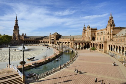 Spain, Andalusia, Seville, Parque de Maria Luisa, Plaza de Espana (Spain Square) built for the 1929 Universal Exhibition