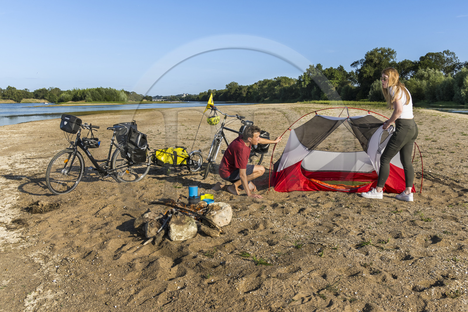 France, Maine-et-Loire, Loire valley listed as World Heritage by UNESCO, Saumur towards Saint-Hilaire, cycling along the banks of the Loire, setting up camp for the night on one of the sandbanks forming islands on the Loire