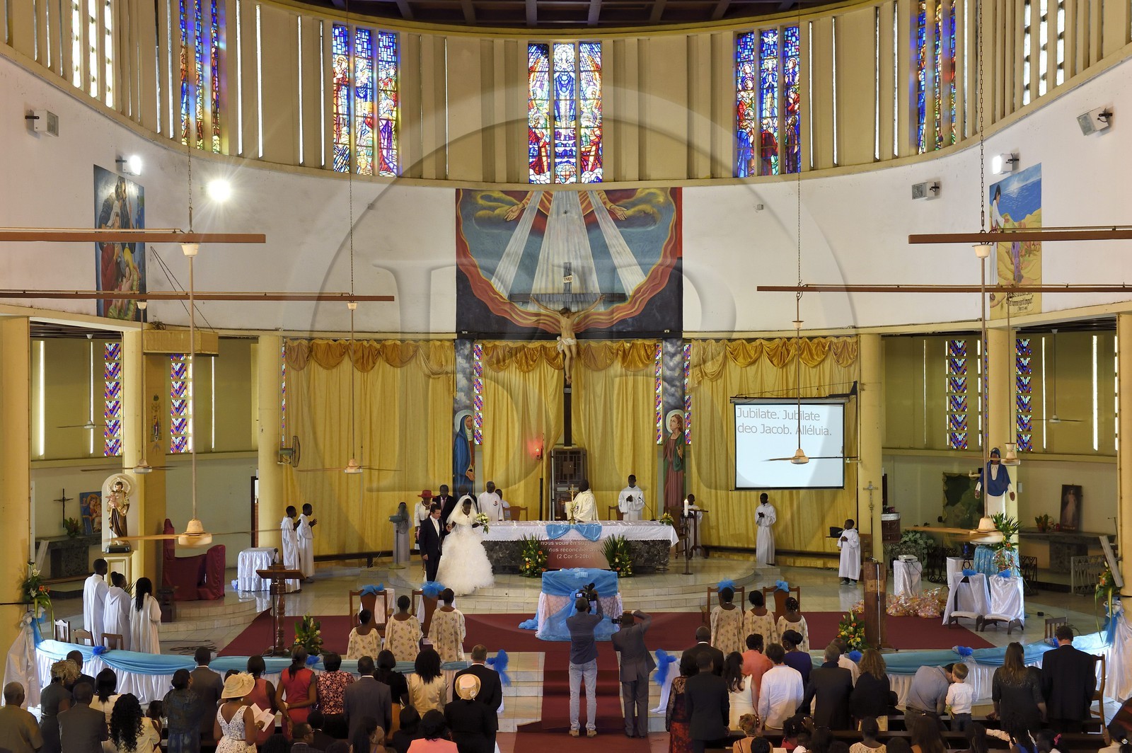 Gabon, Libreville, cathédrale Sainte-Marie, cérémonie de mariage