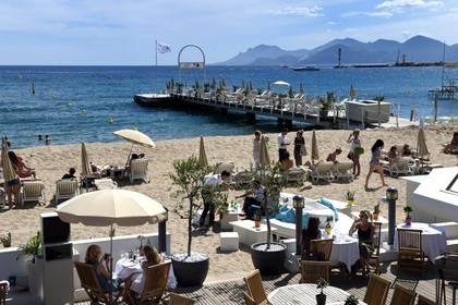 France, Alpes-Maritimes (06), Cannes, plage de la Croisette (Baoli beach)