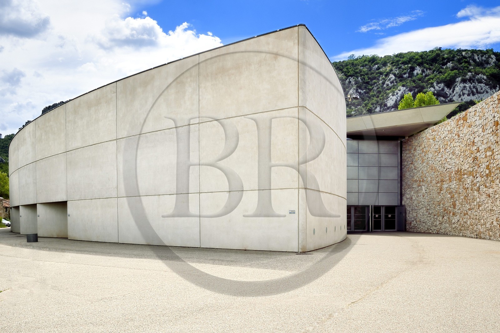 France, Alpes-de-Haute-Provence (04), Parc Naturel Régional du Verdon, Quinson, Musée de préhistoire des Gorges du Verdon conçu par l'architecte Norman Foster