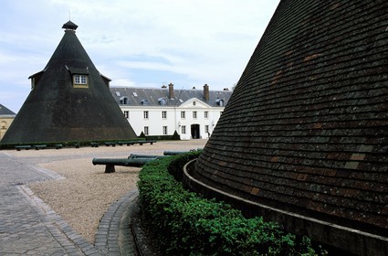 France, Saône-et-Loire (71), Le Creusot, château de La Verrerie, les deux anciens fours de cristal