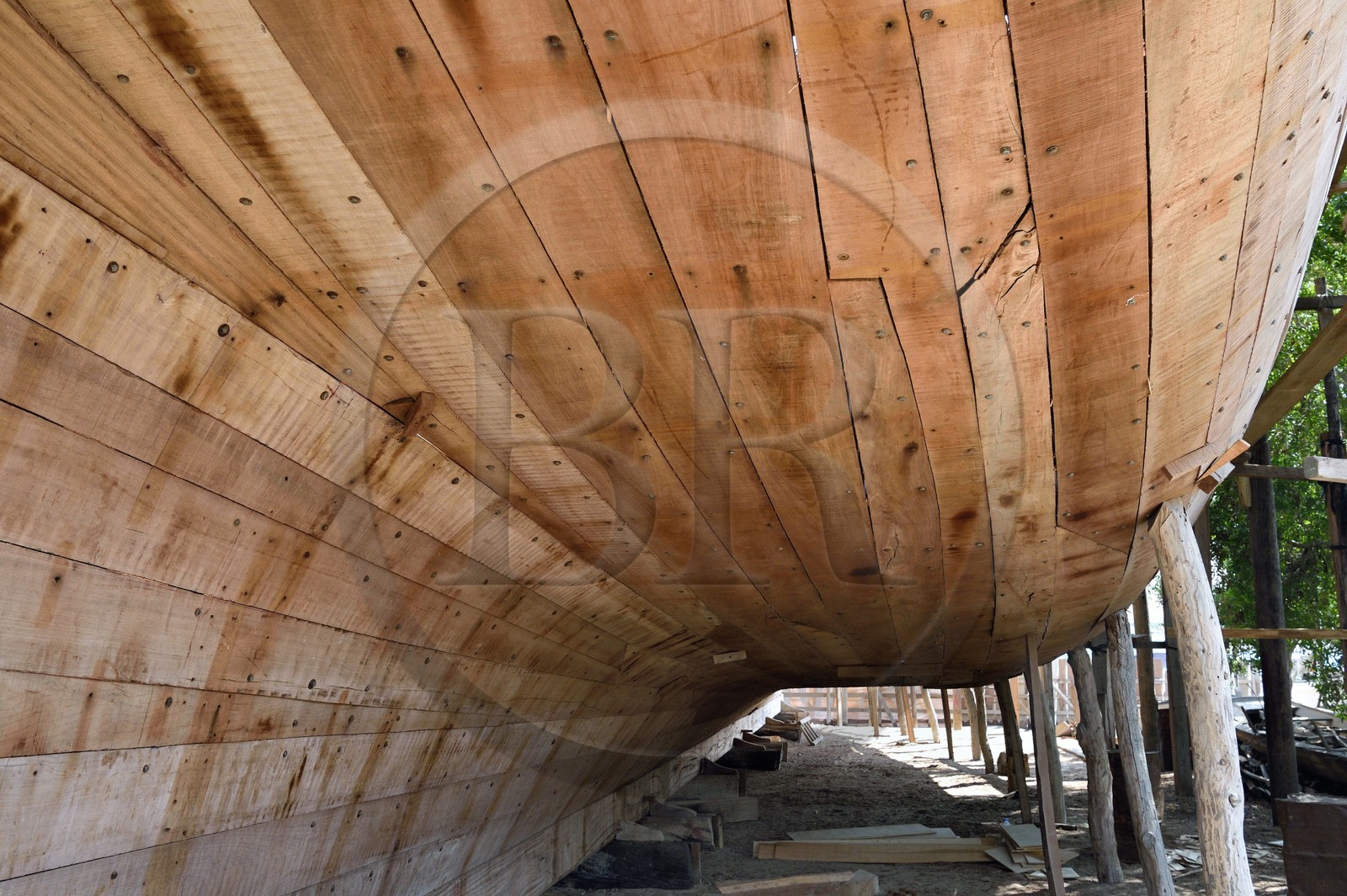 Sultanate of Oman, Ash Sharqiyah South Governorate, city and harbour of Sur, artisanal dhow construction shipyards