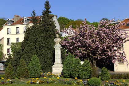France, Val-de-Marne (94), Bry-sur-Marne, monument à Louis Daguerre (1787-1851) considéré comme un des inventeurs de la photographie et connu pour l'invention du daguerréotype, il a vécu les 12 dernières années de sa vie à Bry-sur-Marne