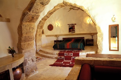 Jordanie, Petra, une chambre de l' hôtel Taybet Zaman (un ancien village)