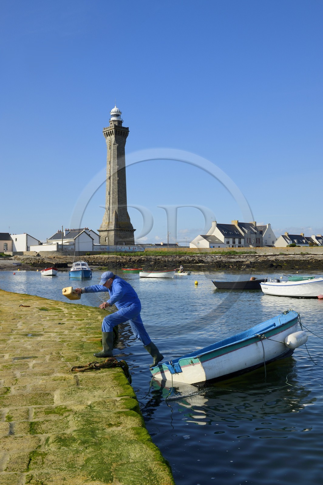 France, Finistere, Penmarch, Pointe de Penmarc'h, St Pierre Harbour, Eckmuhl Lighthouse