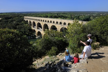 France, Gard (30), le Pont du Gard classé Patrimoine Mondial de l'UNESCO, aqueduc romain qui enjambe le Gardon