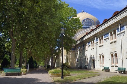 France, Allier (03), Vichy, Thermes des Dômes ou ancien Grand Établissement thermal on the edge of the Parc des Sources
