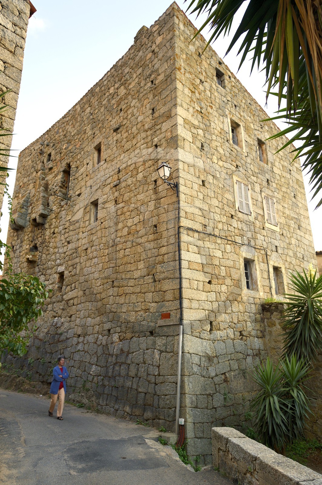 France, Corse-du-Sud (2A), région de Sartène, village de Fozzano, la Torra Vechja dite tour de Colomba (demeure seigneuriale fortifiée) des Carabelli dont Prosper Mérimée parle dans son livre Colomba sur la vendetta