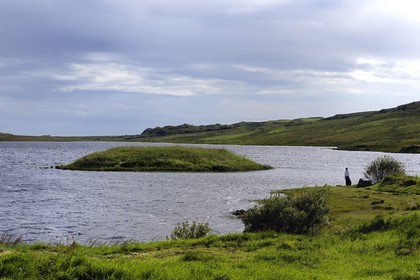 Royaume-Uni, Ecosse, Hébrides intérieures, Ile de Islay, Finlaggan est un site historique sur l'île Eilean Mòr du Loch Finlaggan, elle fut le siège des Seigneurs des îles et du Clan Donald