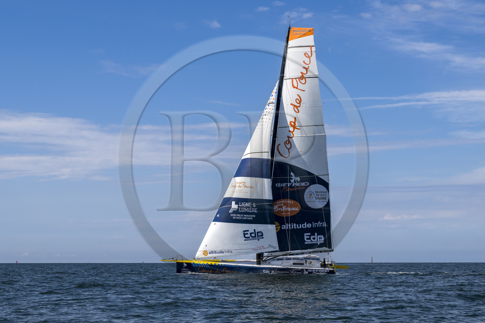 France, Vendée (85), Les-Sables-d'Olonne, le skipper Manuel Cousin en entrainement sur son voilier monocoque de 60 pieds IMOCA Coup de Pouce