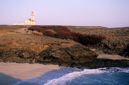 France, Morbihan (56), Belle-Ile, phare et plage de la Pointe des poulains