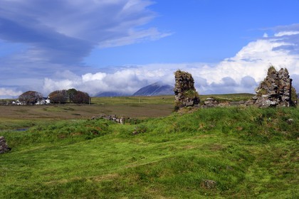 Royaume-Uni, Ecosse, Hébrides intérieures, Ile de Islay, Finlaggan est un site historique sur l'île Eilean Mòr du Loch Finlaggan, elle fut le siège des Seigneurs des îles et du Clan Donald