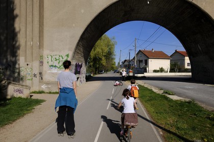 France, Val de Marne, Bry-sur-Marne, bike lane